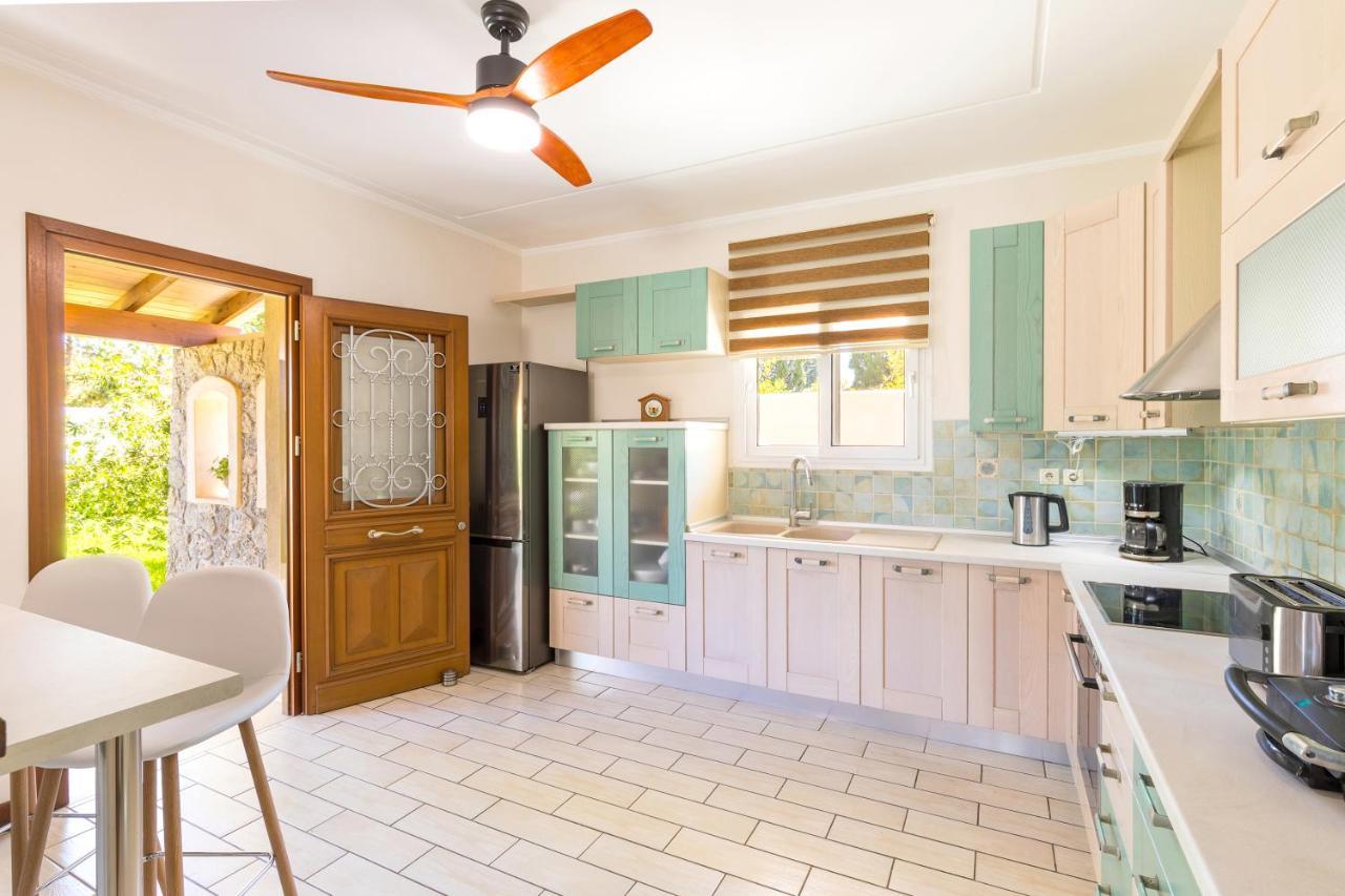 Villa St. Nicholas House&Guest Apart. Dassia  Extérieur photo