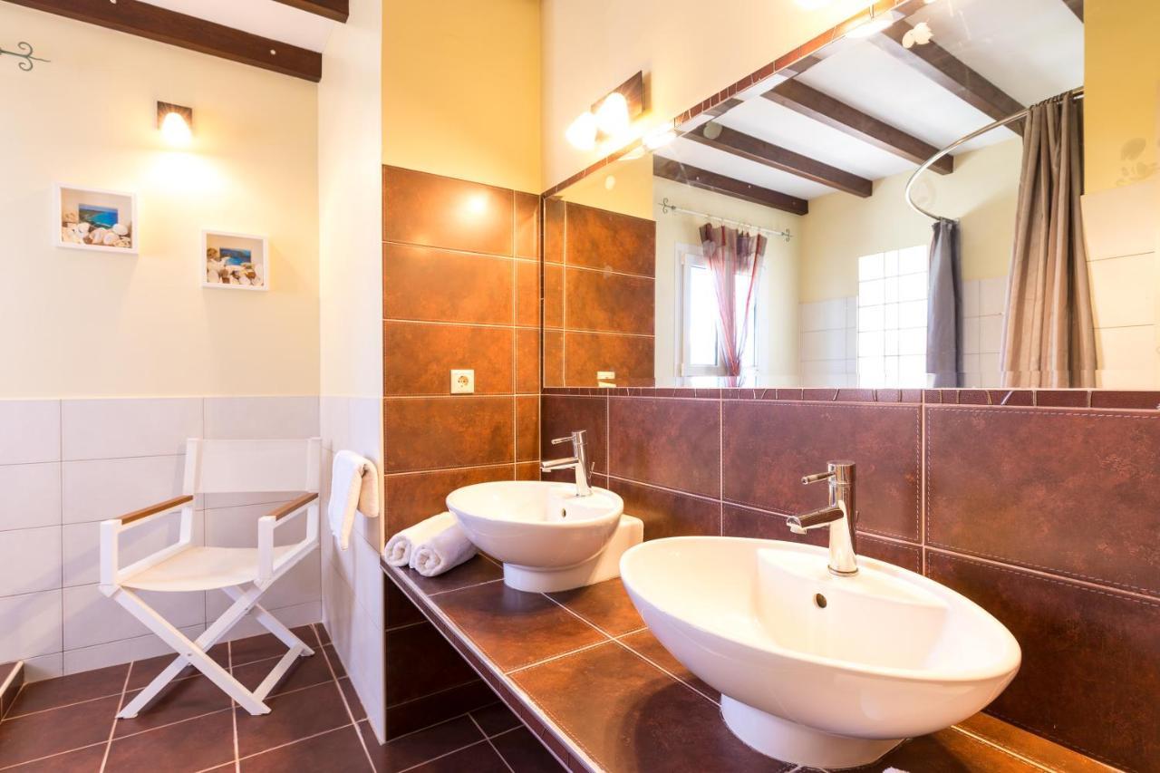 Villa St. Nicholas House&Guest Apart. Dassia  Extérieur photo
